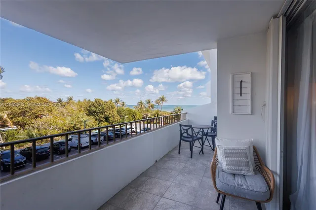 $870,000 | 177 Ocean Ln Drive, Unit 302, Key Biscayne, FL 33149