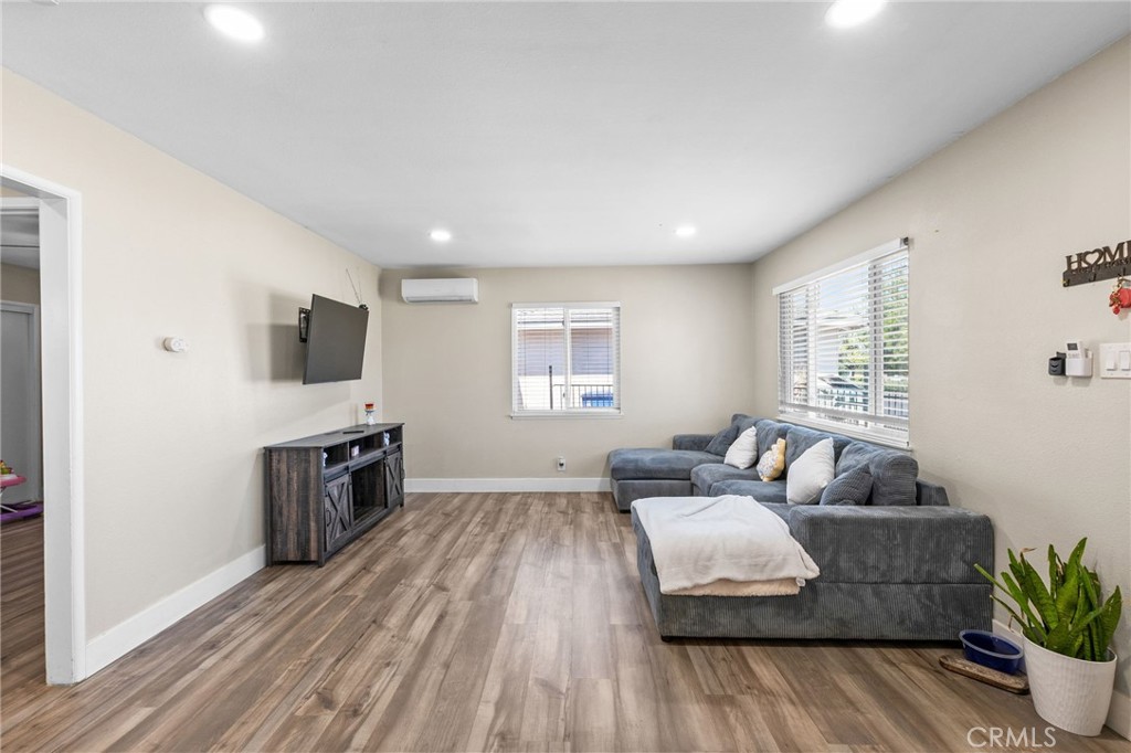 5506 Corwin Lane Riverside, CA 92503 - Photo 8 of 32
