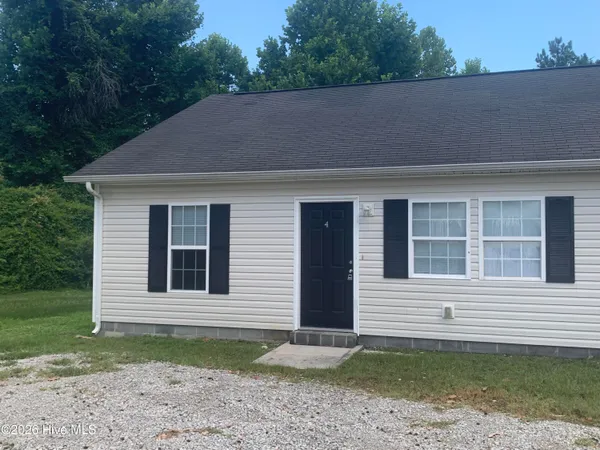 $1,175 | 510 Haws Run Road, Unit 4, Jacksonville, NC 28540
