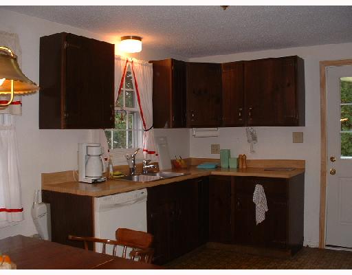 8 Hillside Road Narragansett, RI 02882 - Photo 3 of 5 Kitchen.