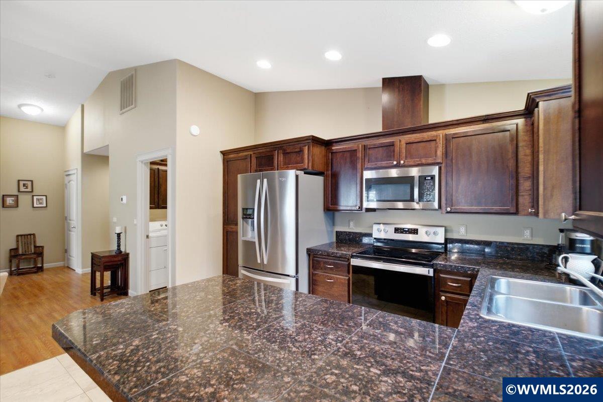 2702 Oak Ridge Street Northwest Albany, OR 97321 - Photo 21 of 50
