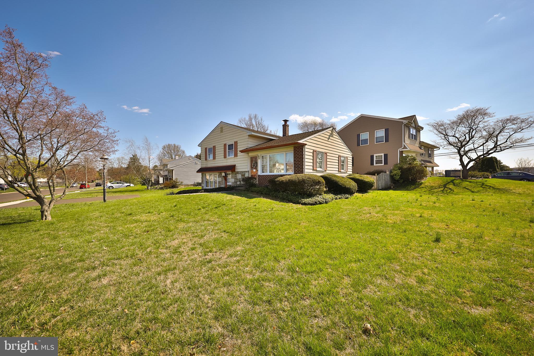 172 Abbott Road Hatboro, PA 19040 - Photo 3 of 20