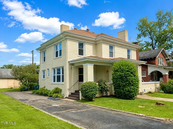 $235,000 | 835 Highland Avenue, Bristol, VA 24201