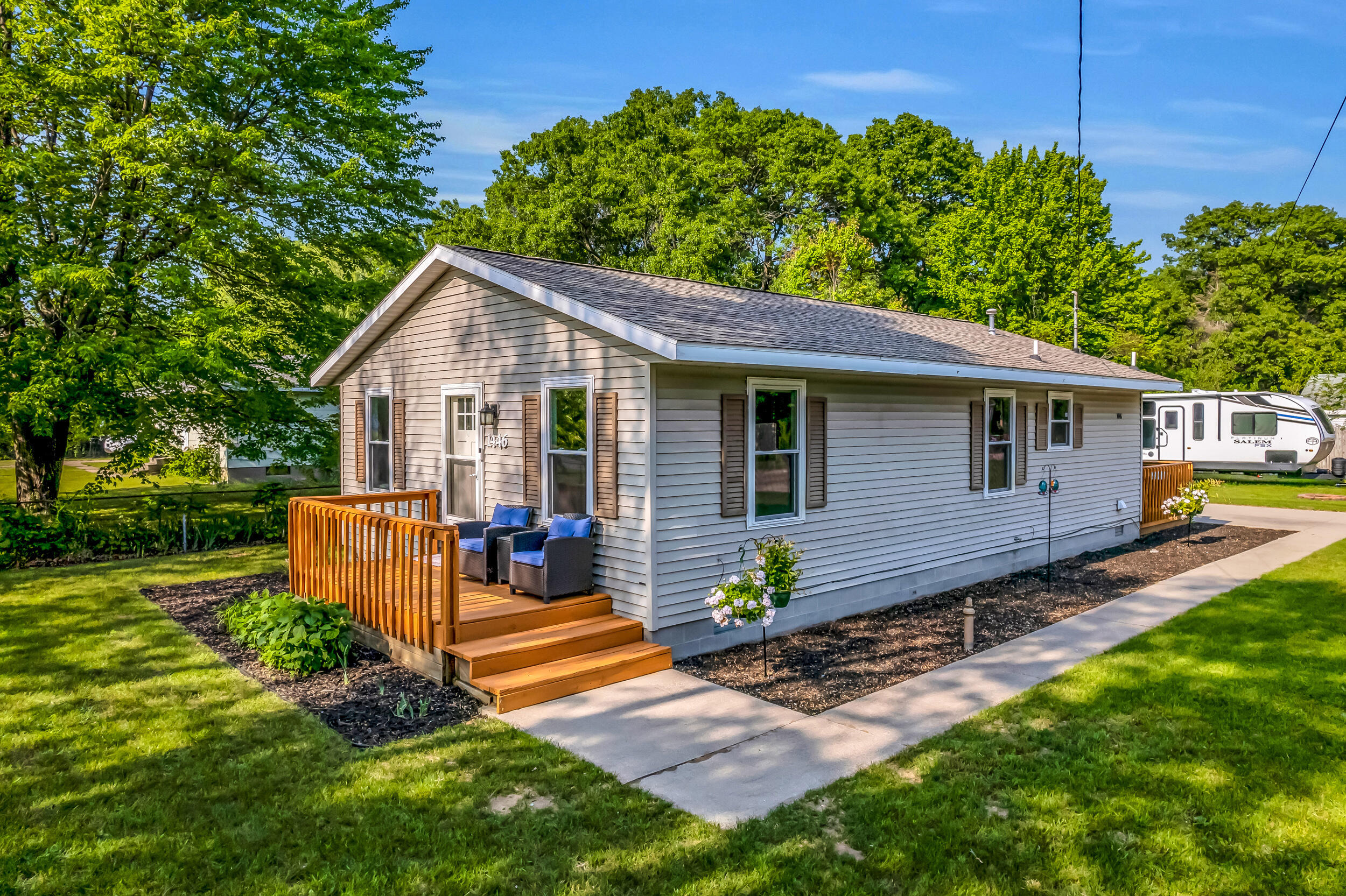 1446 Riblet Street Muskegon, MI 49445 - Photo 1 of 35 1_1446 riblet-24