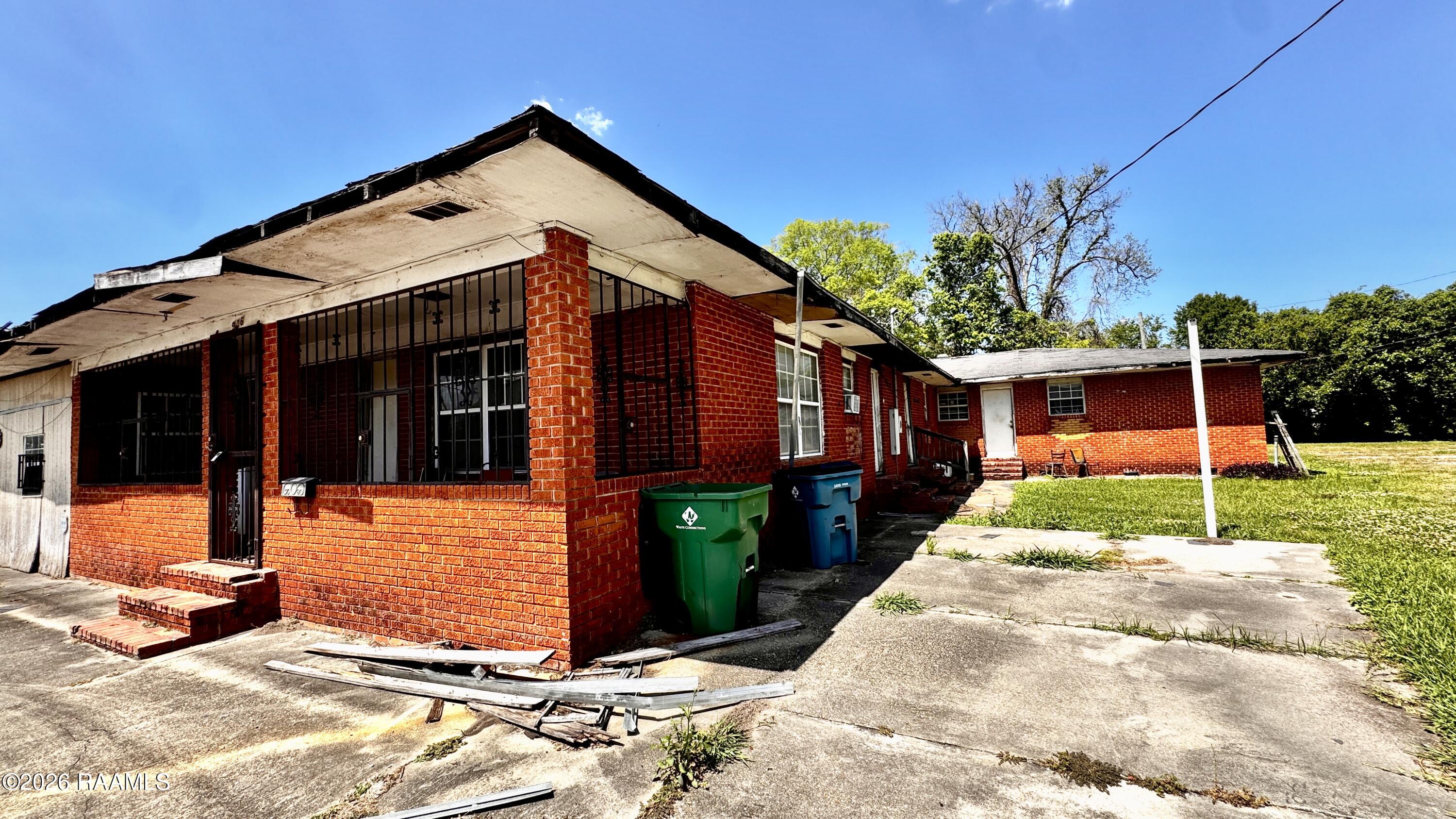 906 West Landry Street Opelousas, LA 70570 - Photo 2 of 17 IMG_2469