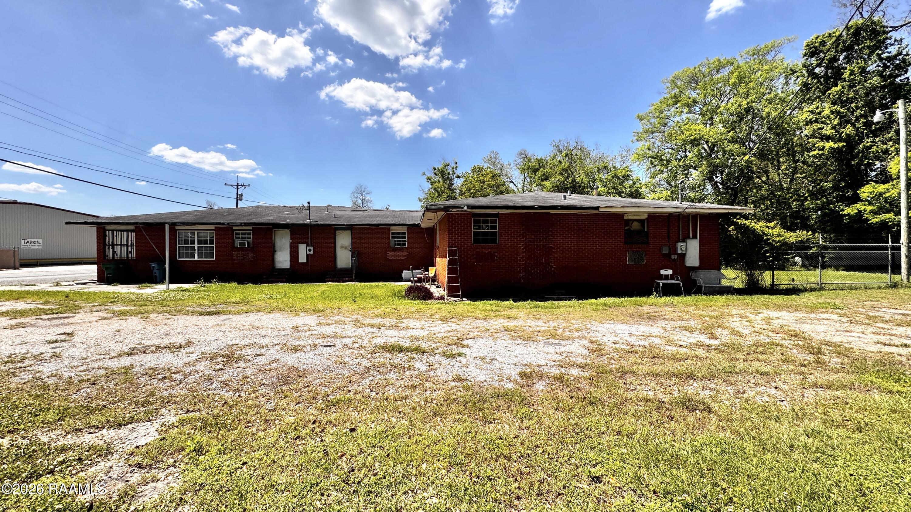 906 West Landry Street Opelousas, LA 70570 - Photo 4 of 17 IMG_2471