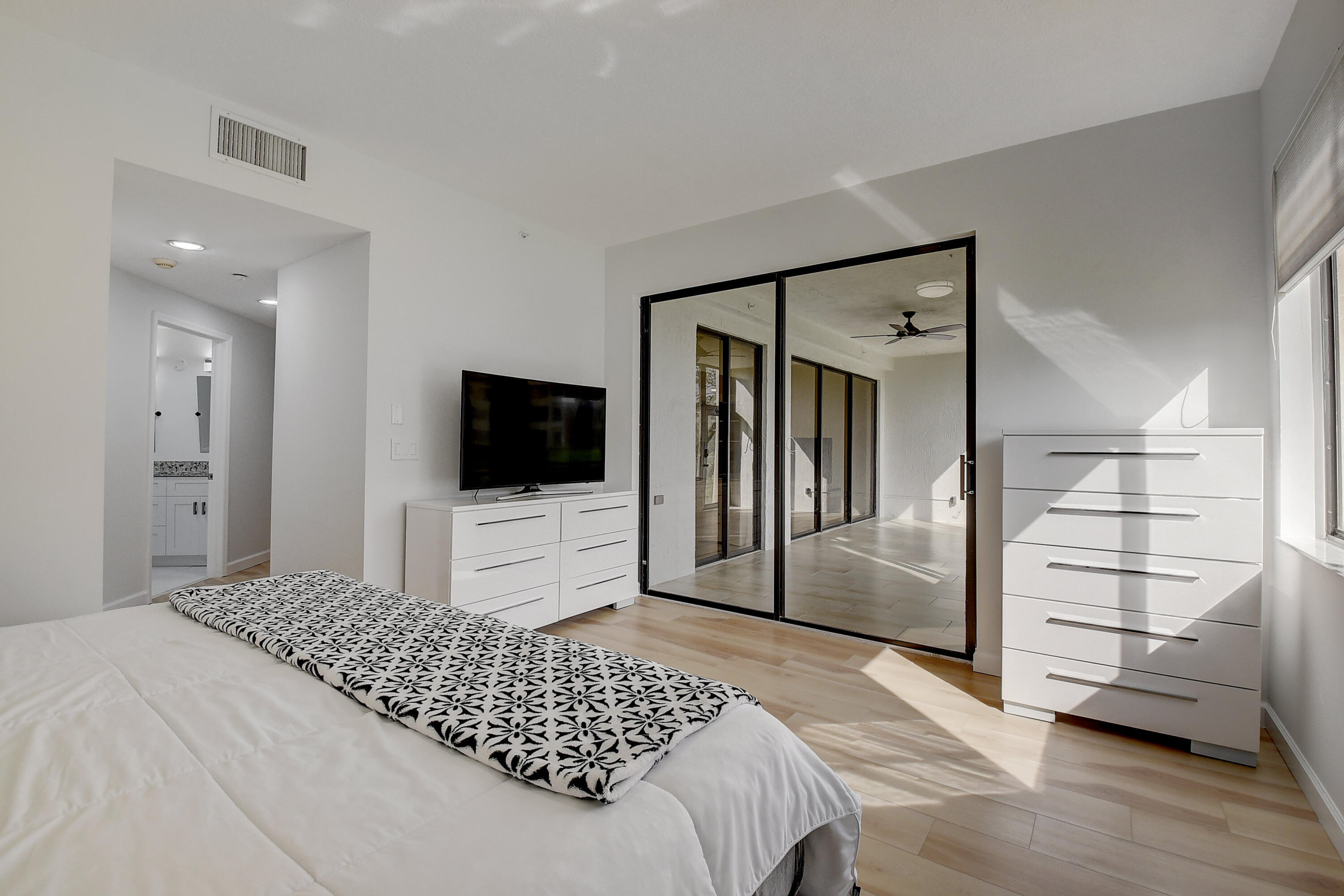 7546 La Paz Boulevard, Unit 103 Boca Raton, FL 33433 - Photo 13 of 40 DSC_9441_2_3_4_5