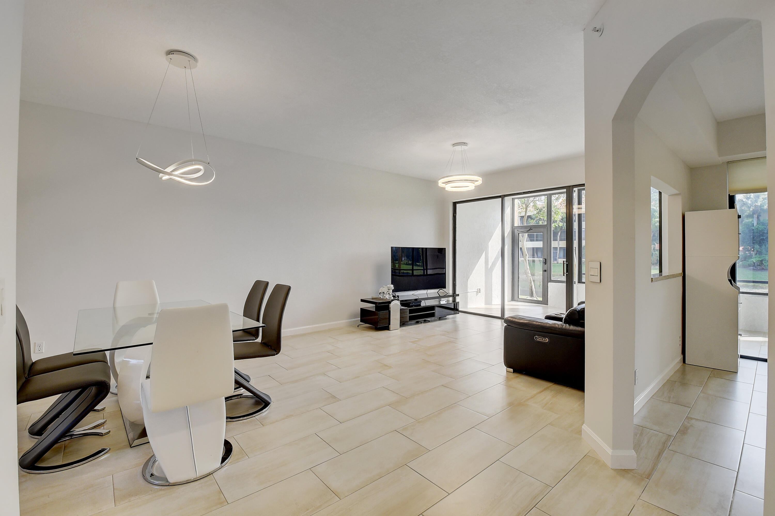 7546 La Paz Boulevard, Unit 103 Boca Raton, FL 33433 - Photo 4 of 40 DSC_9361_2_3_4_5