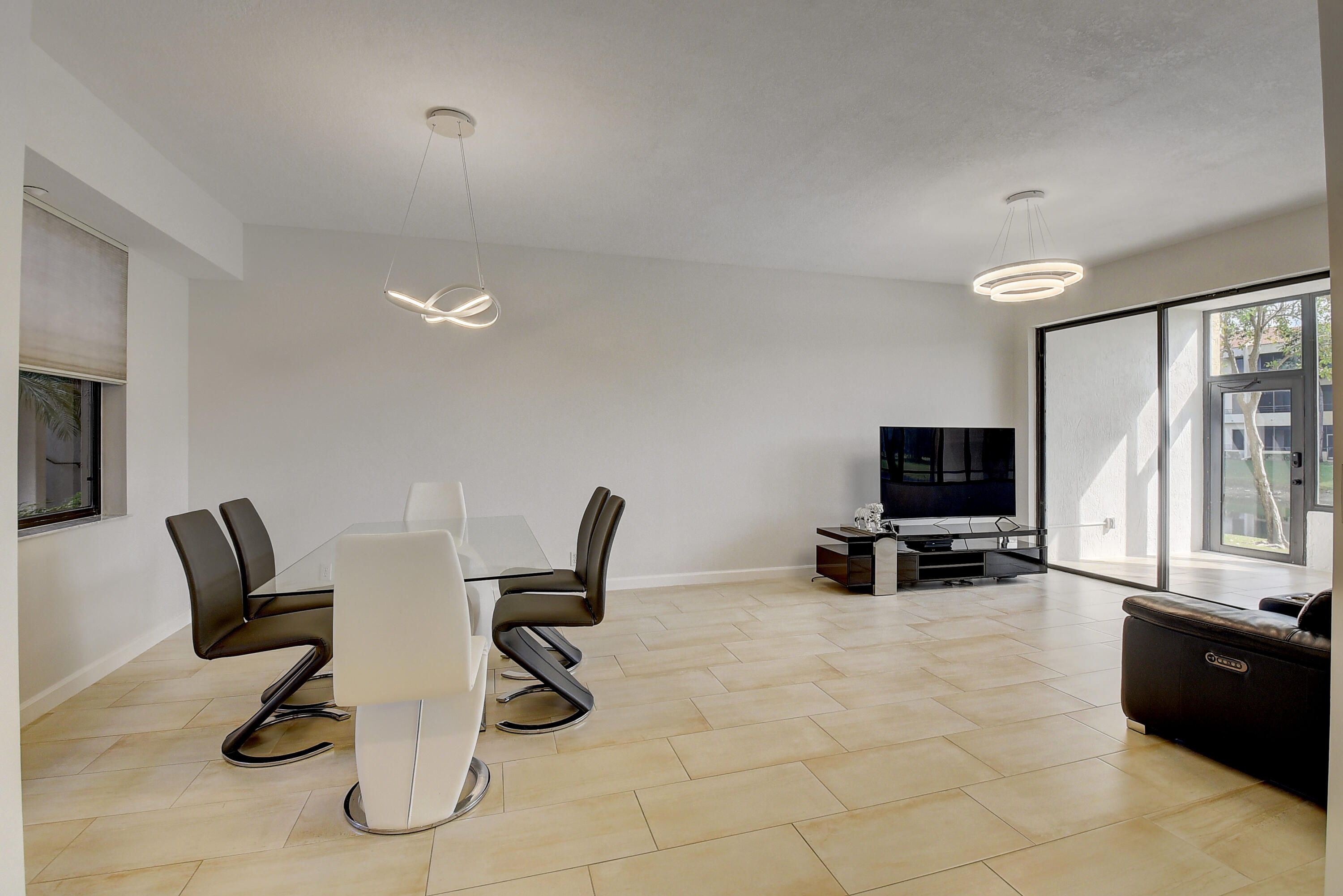 7546 La Paz Boulevard, Unit 103 Boca Raton, FL 33433 - Photo 5 of 40 DSC_9366_67_68_69_70