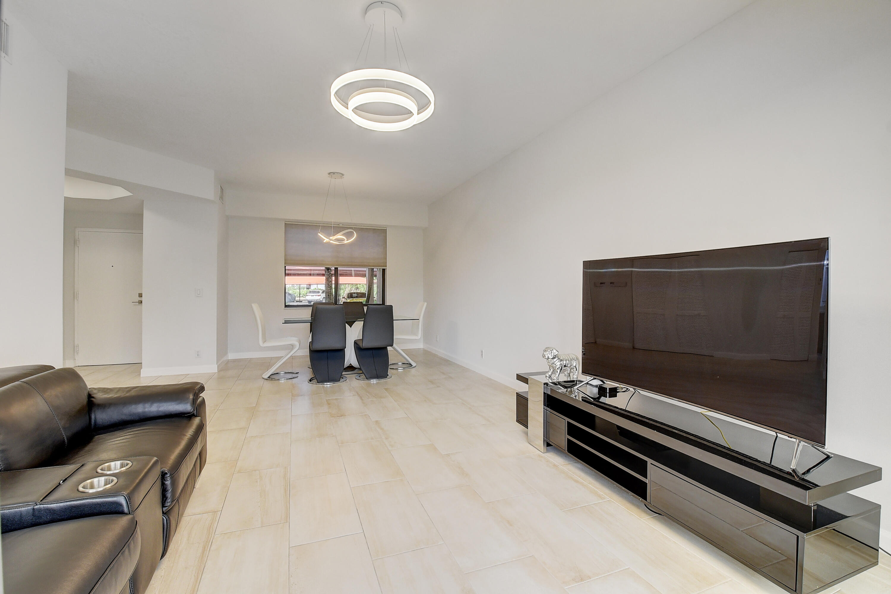 7546 La Paz Boulevard, Unit 103 Boca Raton, FL 33433 - Photo 7 of 40 DSC_9381_2_3_4_5