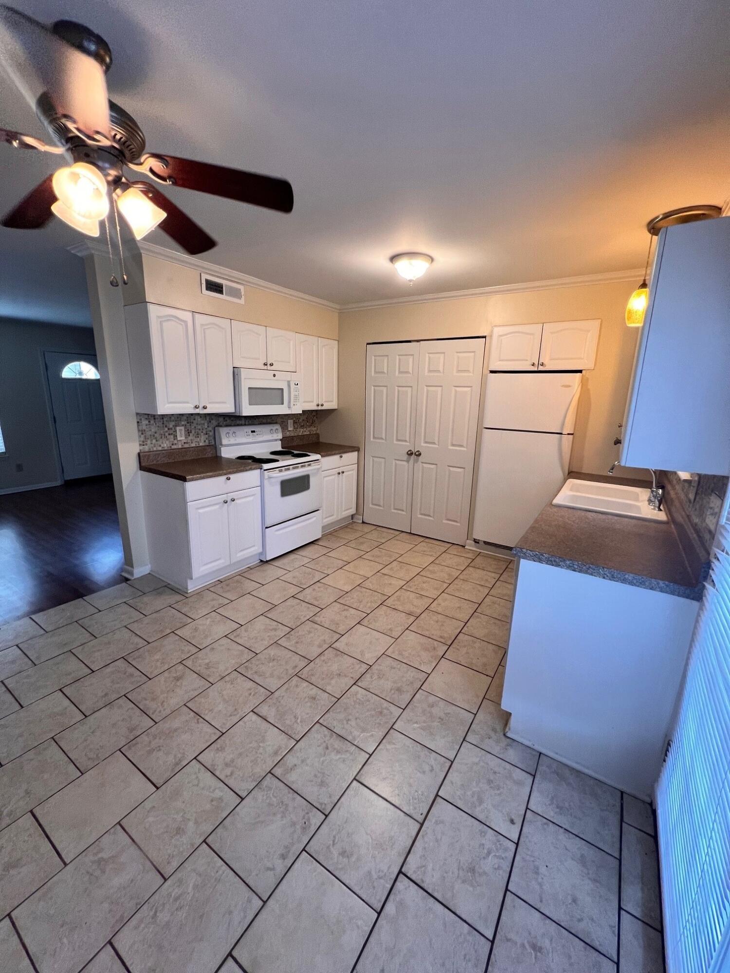 1423 Ashley River Road, Unit 3D Charleston, SC 29407 - Photo 4 of 12 9