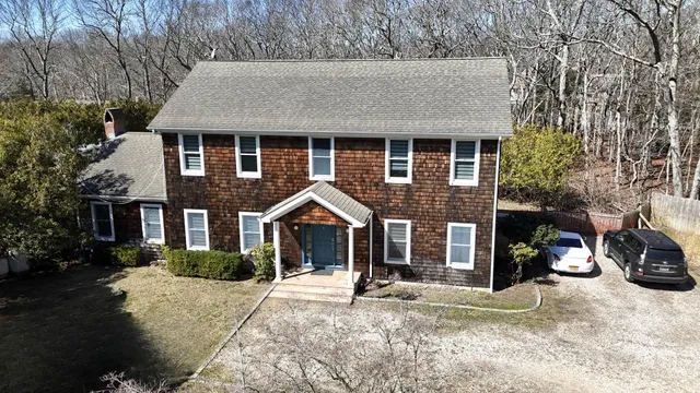 $2,399,000 | 39 Washington Avenue, East Hampton, NY 11937