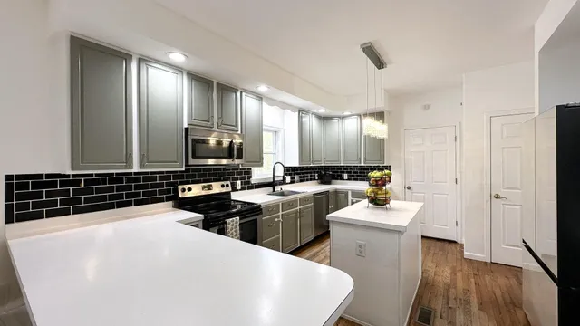 $2,399,000 | 39 Washington Avenue, East Hampton, NY 11937