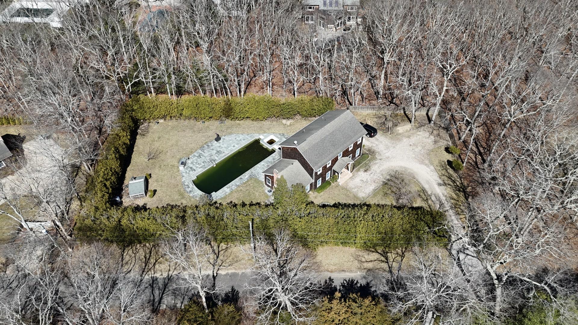 39 Washington Avenue East Hampton, NY 11937 - Photo 3 of 21 Aerial view