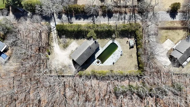 $2,399,000 | 39 Washington Avenue, East Hampton, NY 11937