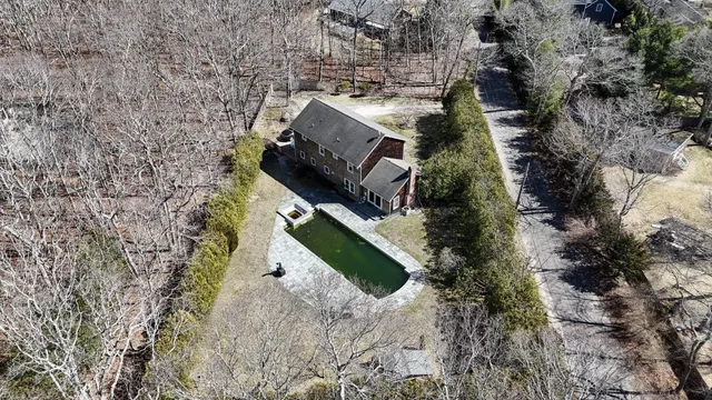 $2,399,000 | 39 Washington Avenue, East Hampton, NY 11937
