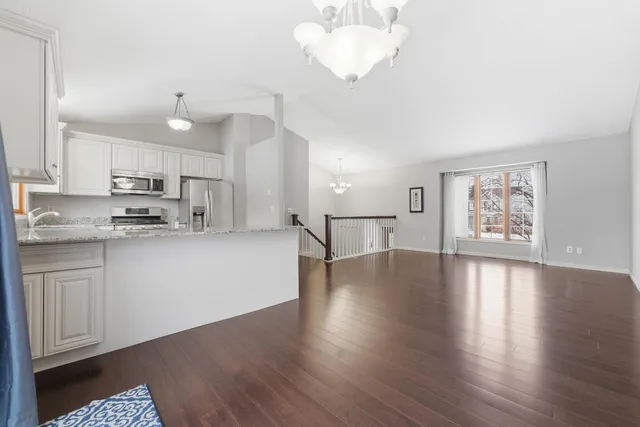 $409,000 | 4093 Vermont Avenue, Eagan, MN 55123