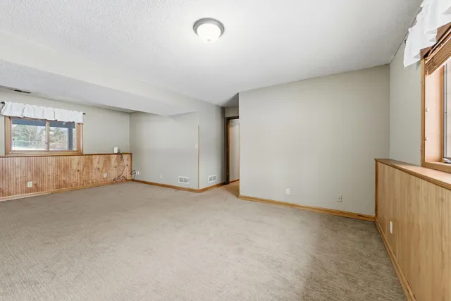 $409,000 | 4093 Vermont Avenue, Eagan, MN 55123