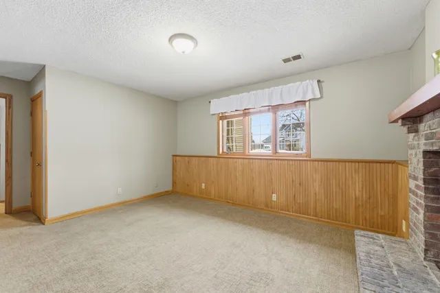 $409,000 | 4093 Vermont Avenue, Eagan, MN 55123