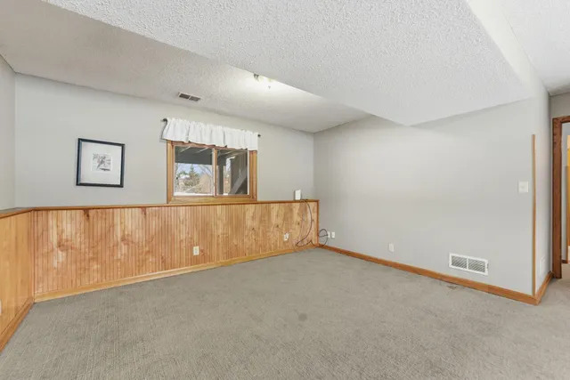 $409,000 | 4093 Vermont Avenue, Eagan, MN 55123