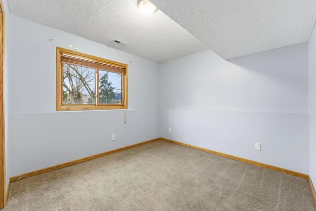 $409,000 | 4093 Vermont Avenue, Eagan, MN 55123