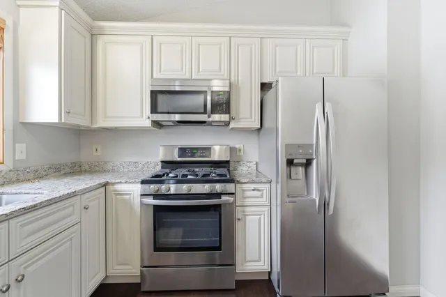 $409,000 | 4093 Vermont Avenue, Eagan, MN 55123