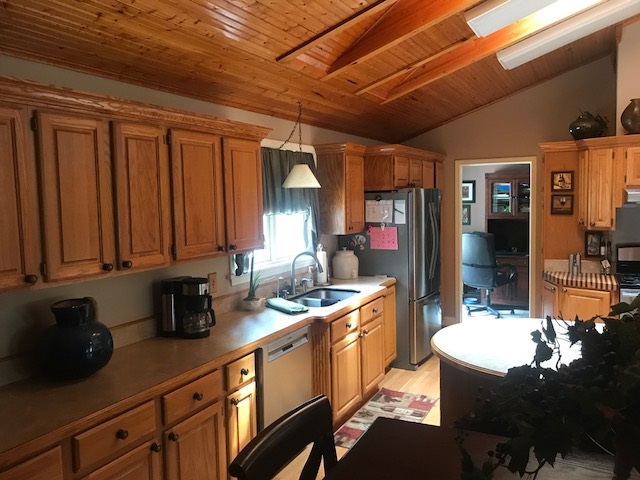 6801 East Valley Road Mount Pleasant, MI 48858 - Photo 10 of 26 1833951-9.JPG