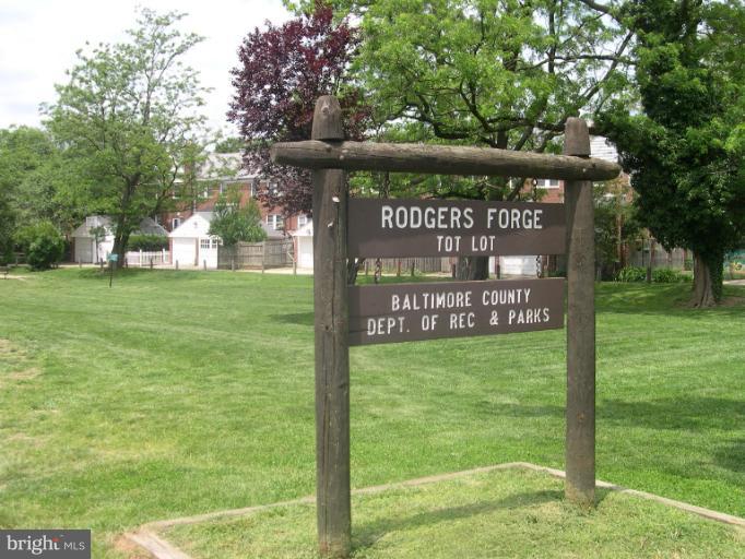 222 Gaywood Road Baltimore, MD 21212 - Photo 22 of 24 a view of a park with trees