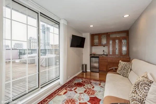 $7,450 | 339 West Webster Avenue, Unit 6, Chicago, IL 60614