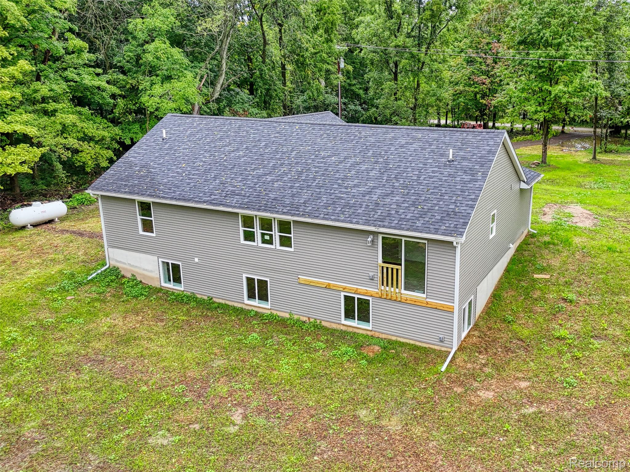 10565 West Allen Road Fowlerville, MI 48836 - Photo 27 of 31 DJI_20260904045956_0646_D_42.jpg