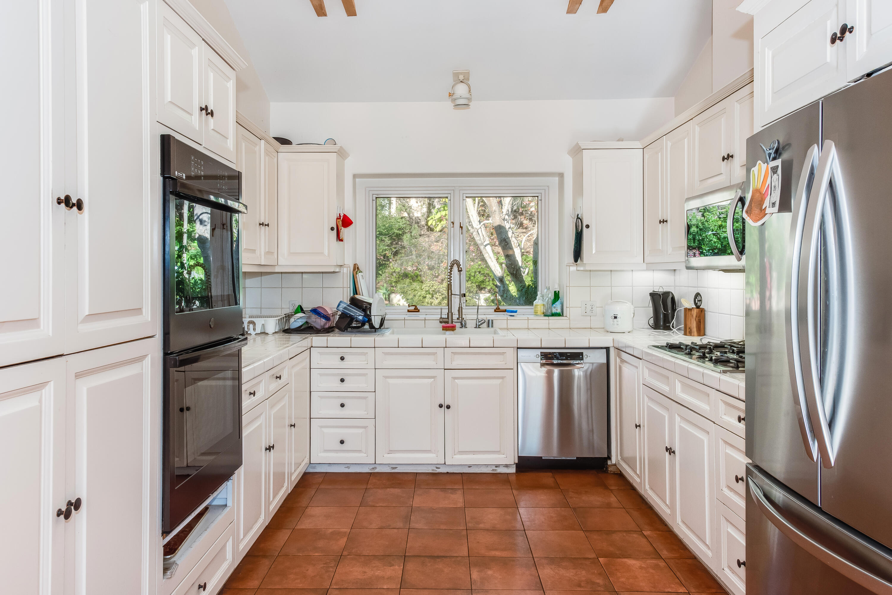 543.5 Arroyo Avenue Santa Barbara, CA 93109 - Photo 8 of 26 Kitchen