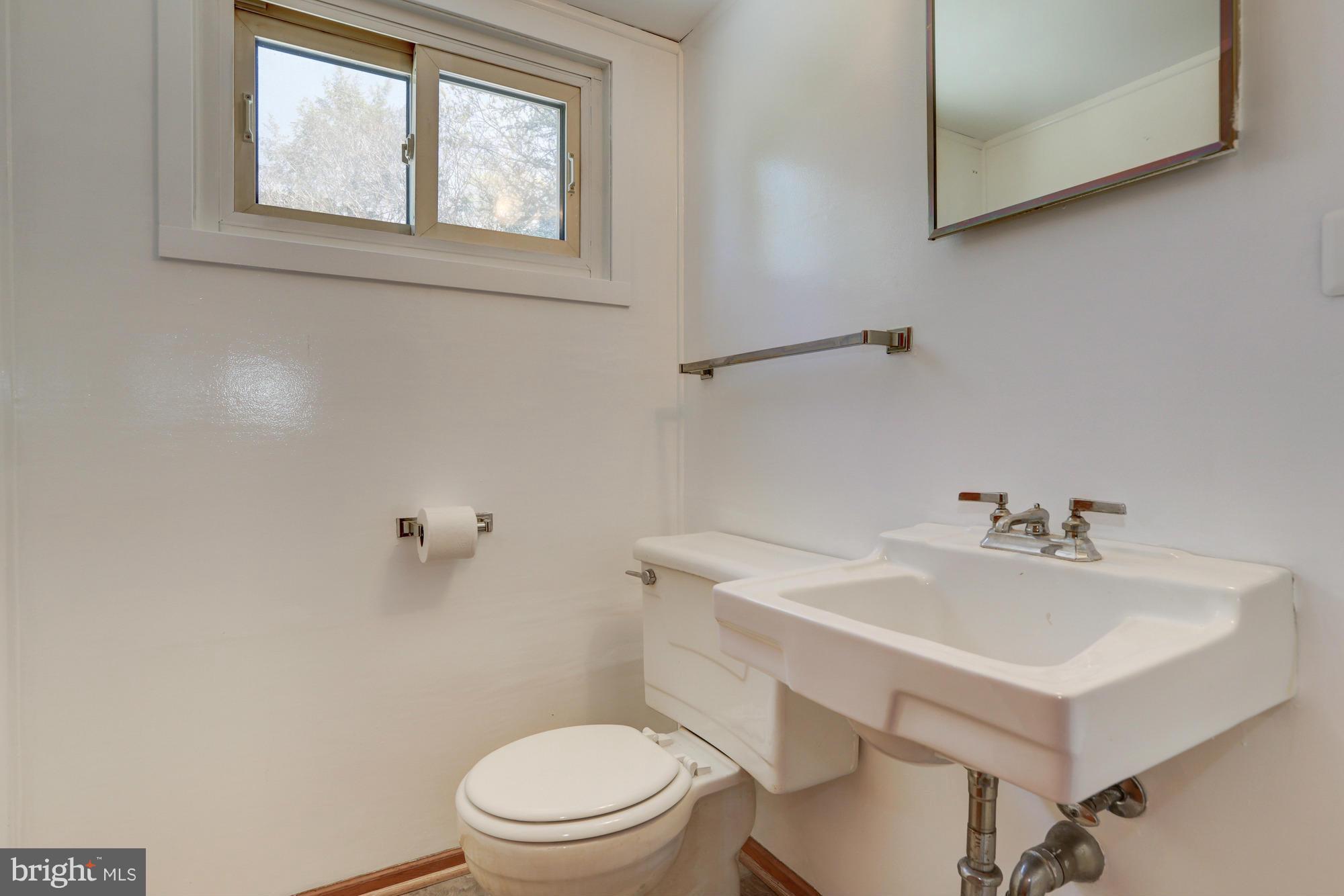 9944 Cottrell Terrace Silver Spring, MD 20903 - Photo 28 of 30 Bath