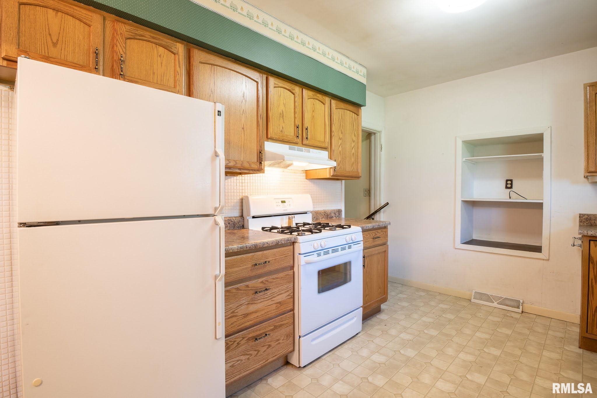 6109 West Middle Road Peoria, IL 61607 - Photo 14 of 43