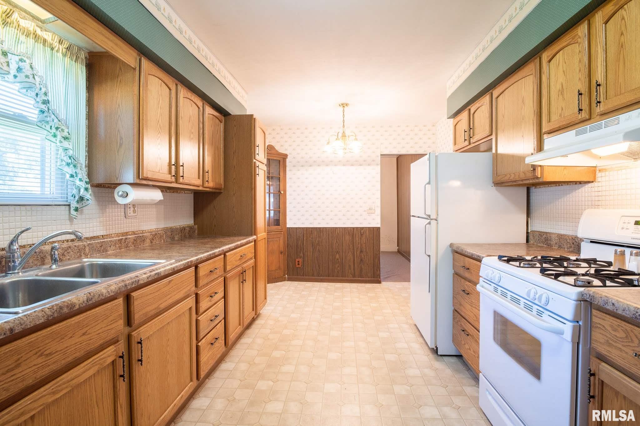 6109 West Middle Road Peoria, IL 61607 - Photo 19 of 43