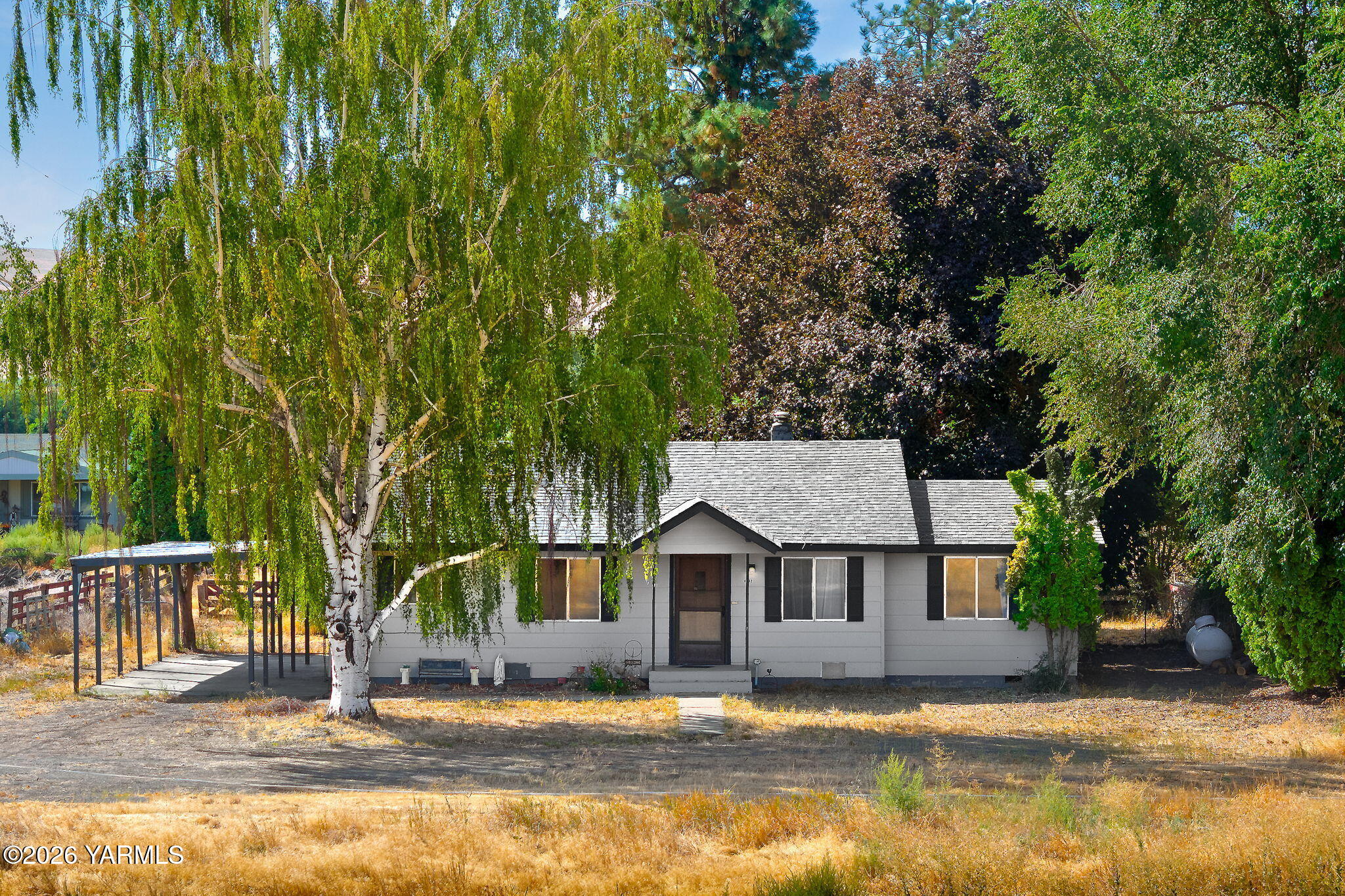 8202 Ahtanum Road Yakima, WA 98903 - Photo 3 of 25 HarrisL_260827_Ahtanum_Yakima_03