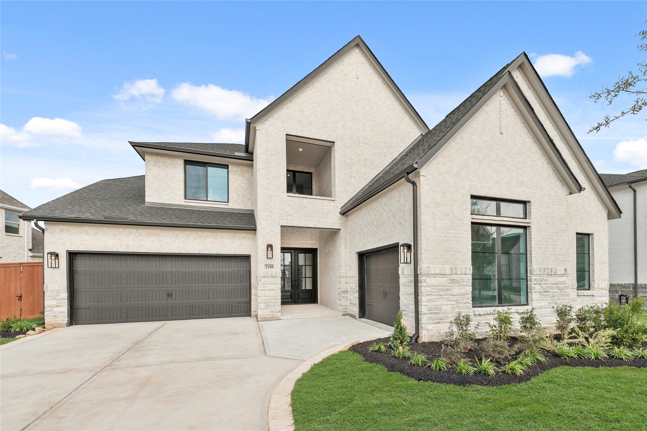 *Grass has been digitally enhanced.