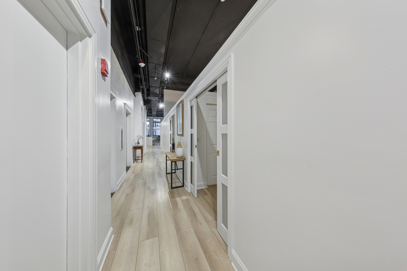 120 South State Street, Unit 4 Chicago, IL 60603 - Photo 25 of 28 a view of entryway