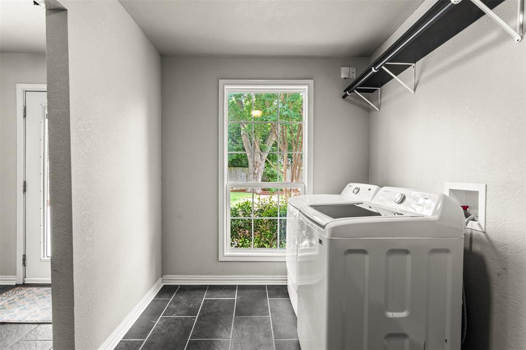 3116 Alexander Avenue Waco, TX 76708 - Photo 30 of 40 a utility room with dryer and washer