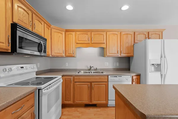 $309,900 | 1267 Pond View Circle, Unit 42, De Pere, WI 54115