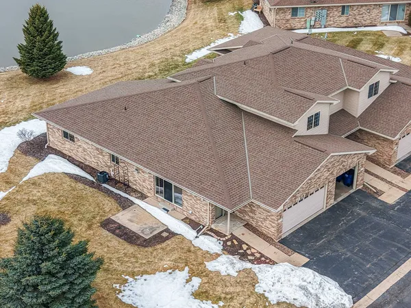 $309,900 | 1267 Pond View Circle, Unit 42, De Pere, WI 54115