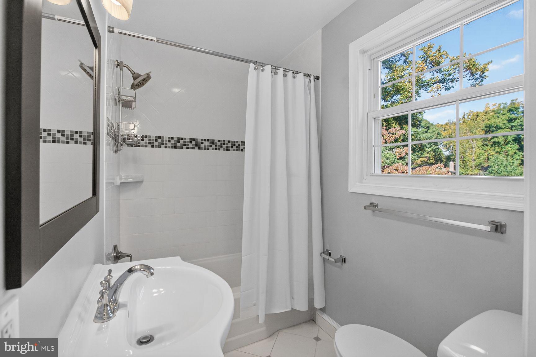 5709 Northfield Road Bethesda, MD 20817 - Photo 22 of 31 Upstairs Full Bathroom
