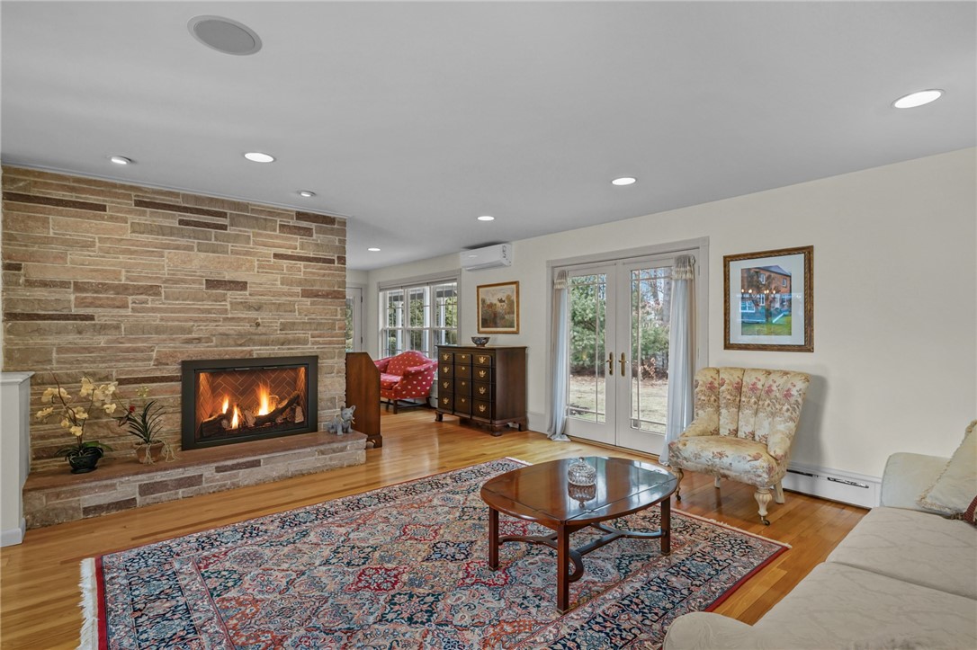 85 Summit Drive Cranston, RI 02920 - Photo 6 of 27