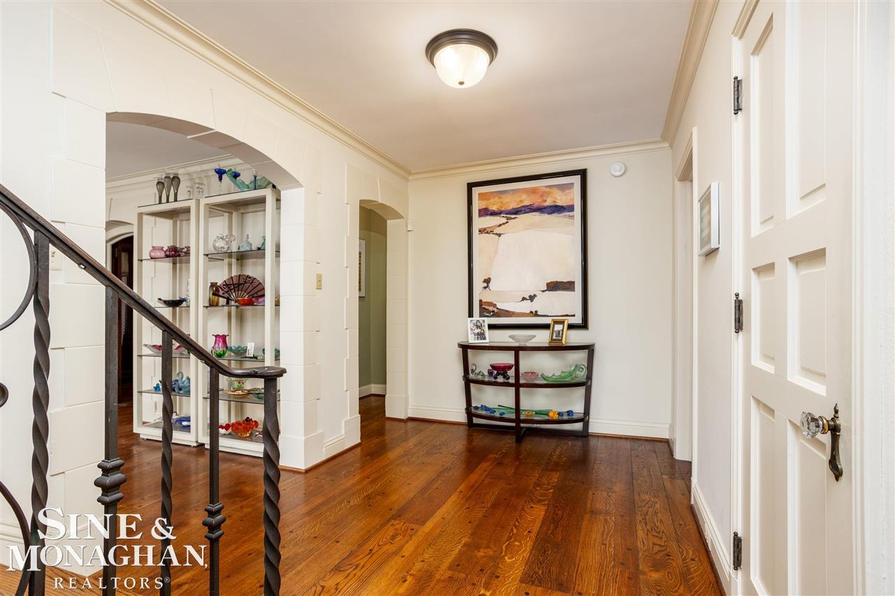 707 Trombley Road Grosse Pointe, MI 48230 - Photo 15 of 61 Foyer
