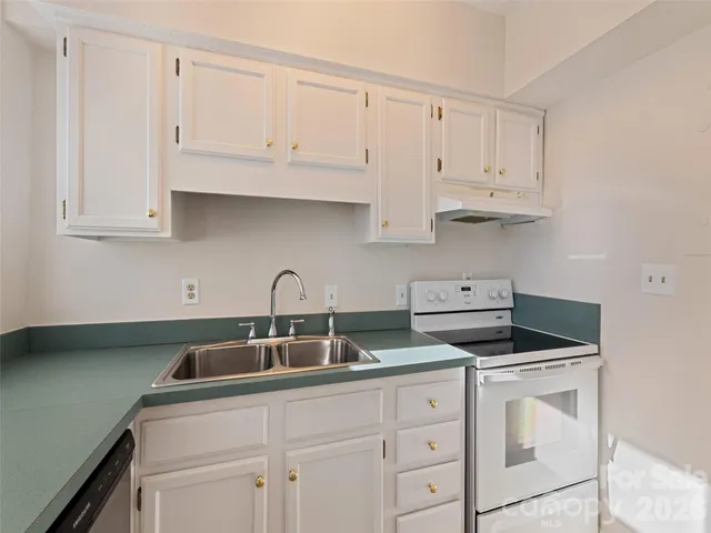 $295,000 | 622 South Haywood Street, Unit 107, Waynesville, NC 28786