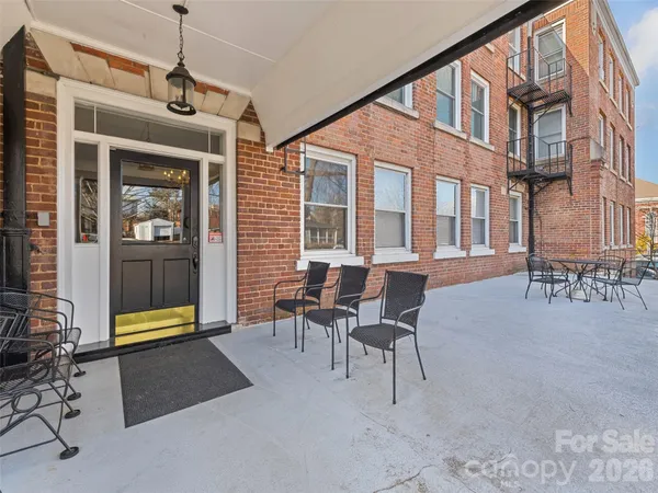 $295,000 | 622 South Haywood Street, Unit 107, Waynesville, NC 28786