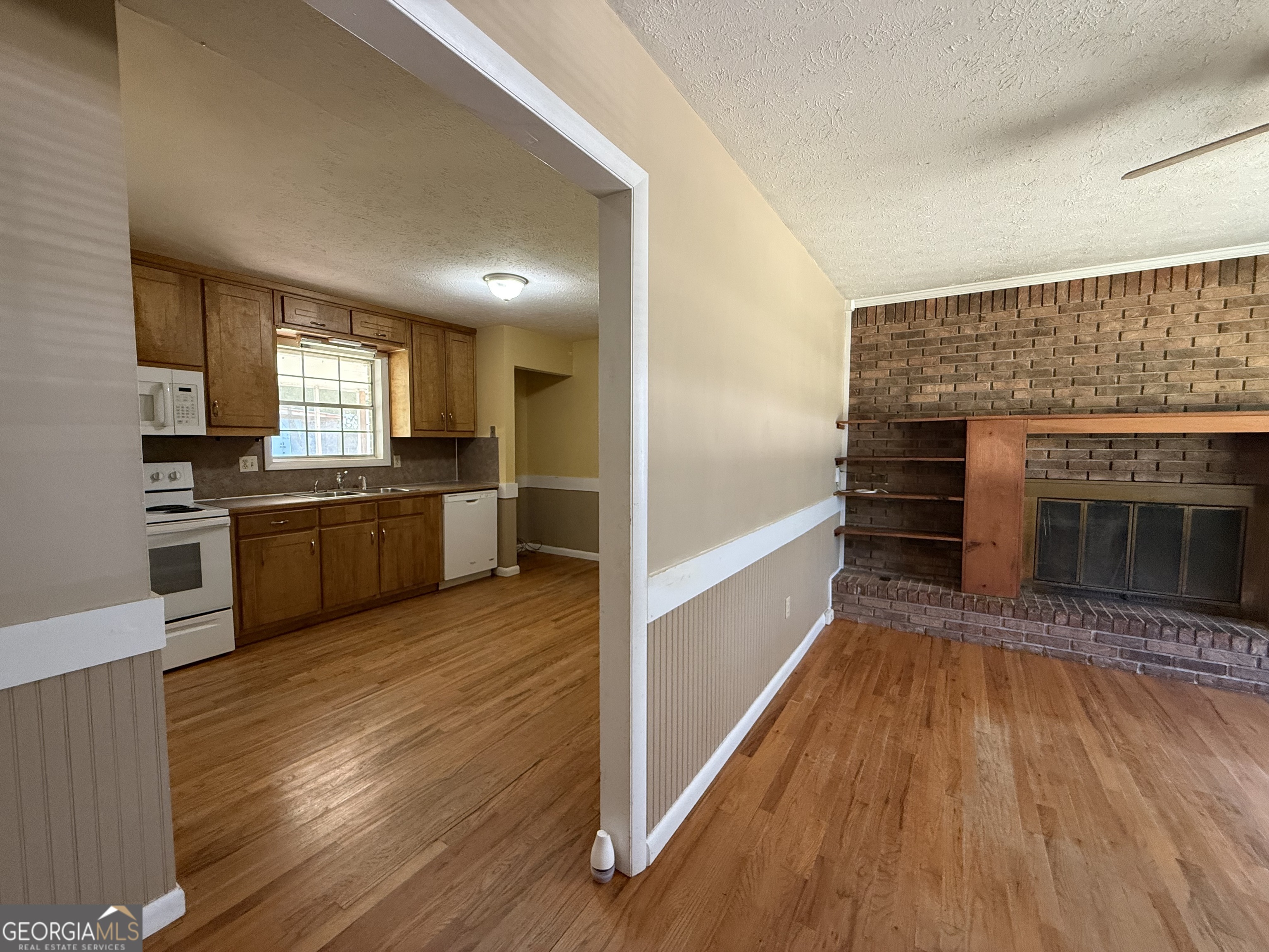 453 Lee Byrd Road Loganville, GA 30052 - Photo 2 of 11