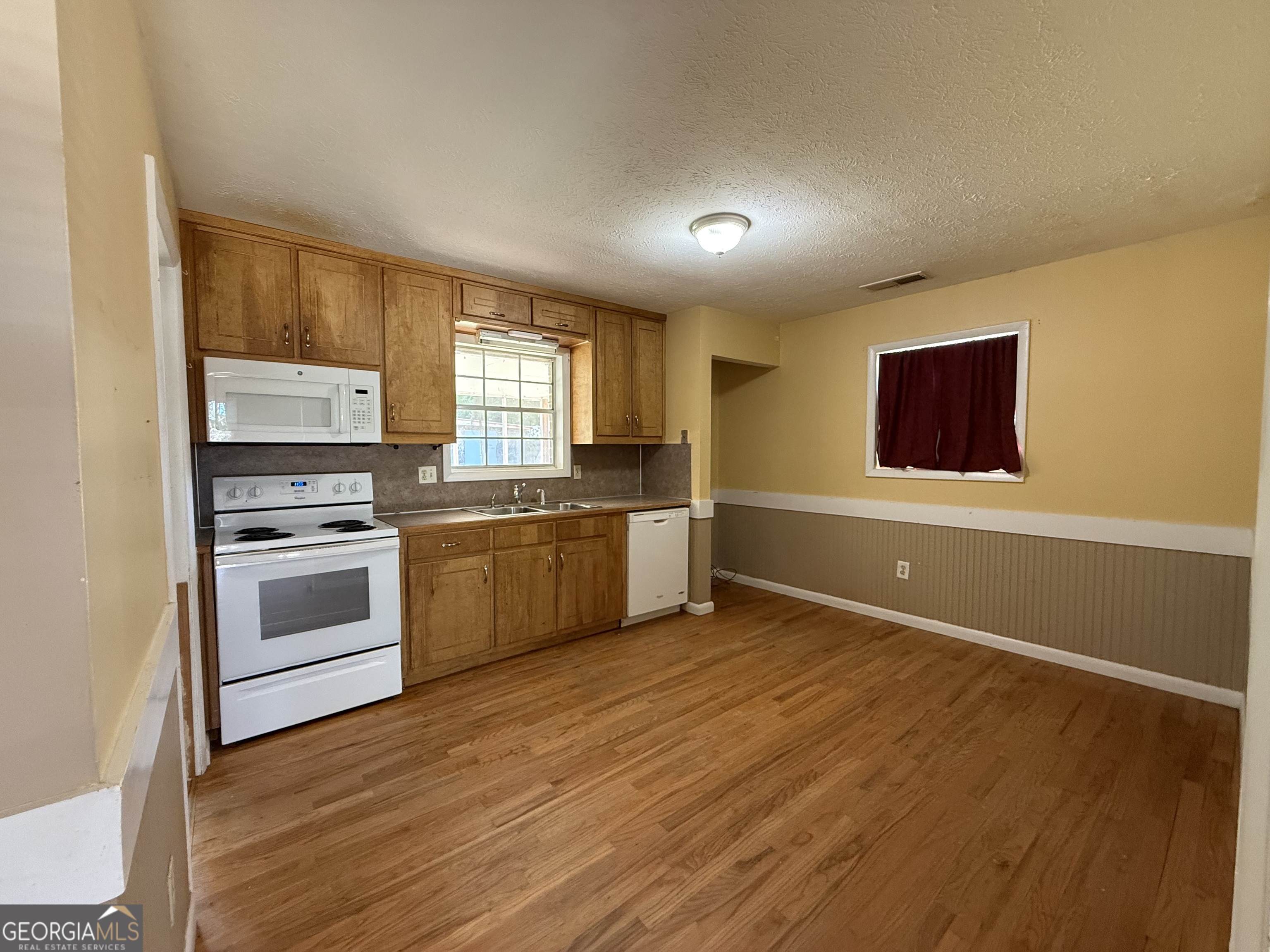 453 Lee Byrd Road Loganville, GA 30052 - Photo 7 of 11