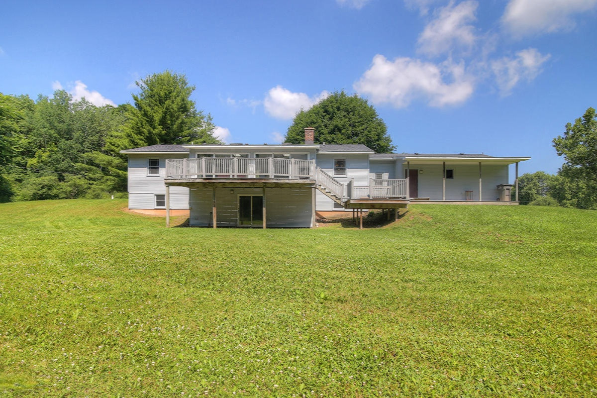608 Whites Bridge Road Belding, MI 48809 - Photo 30 of 33 IMG_6107