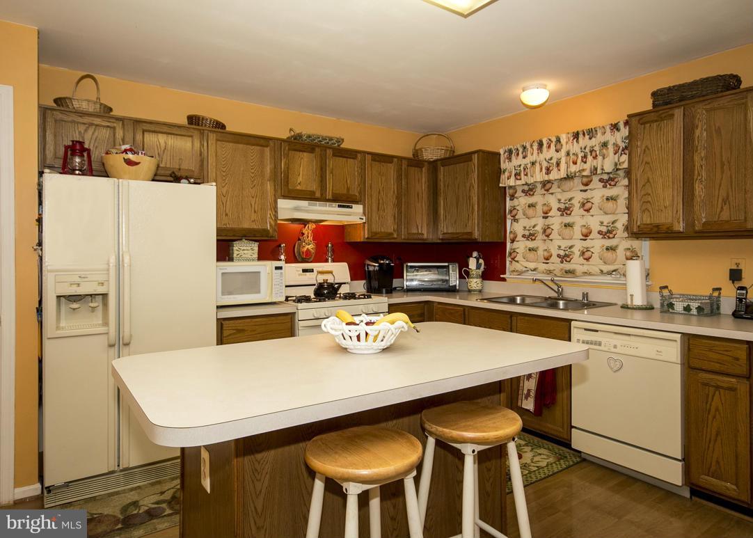 834 Brickston Road Reisterstown, MD 21136 - Photo 4 of 23 Country Kitchen w/ island