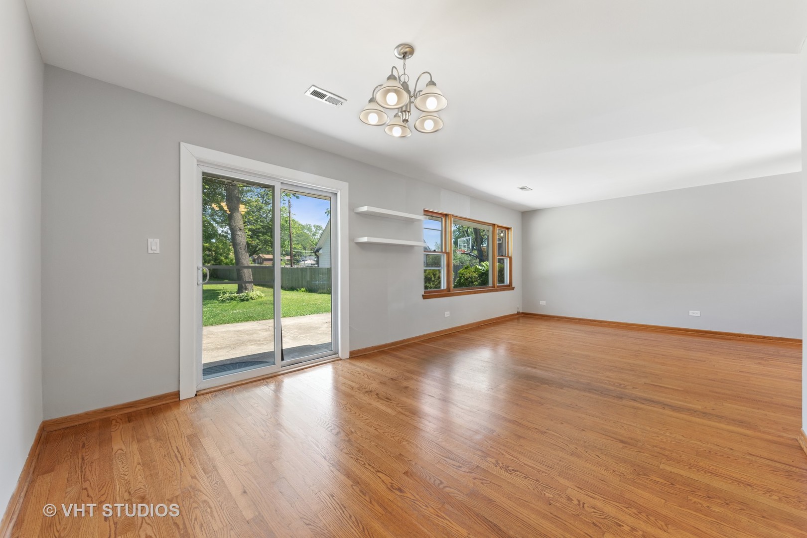 5301 Cumnor Road Downers Grove, IL 60515 - Photo 3 of 17